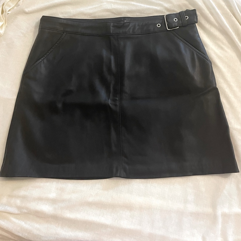 Faux leather mini skirt